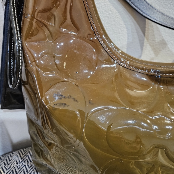 Coach Enamal 2 way shoulder bag. - Picture 4 of 16